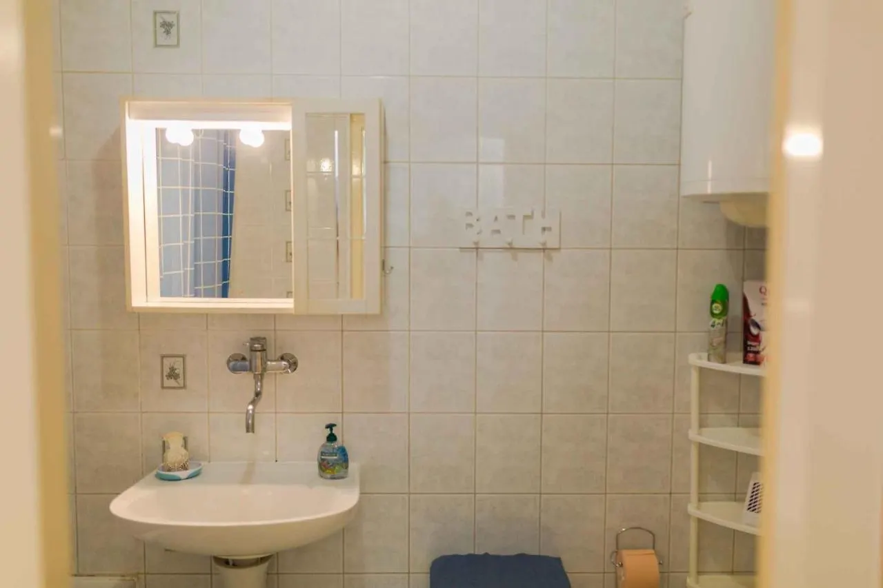 Apartment In Malinska - Insel Krk 43310